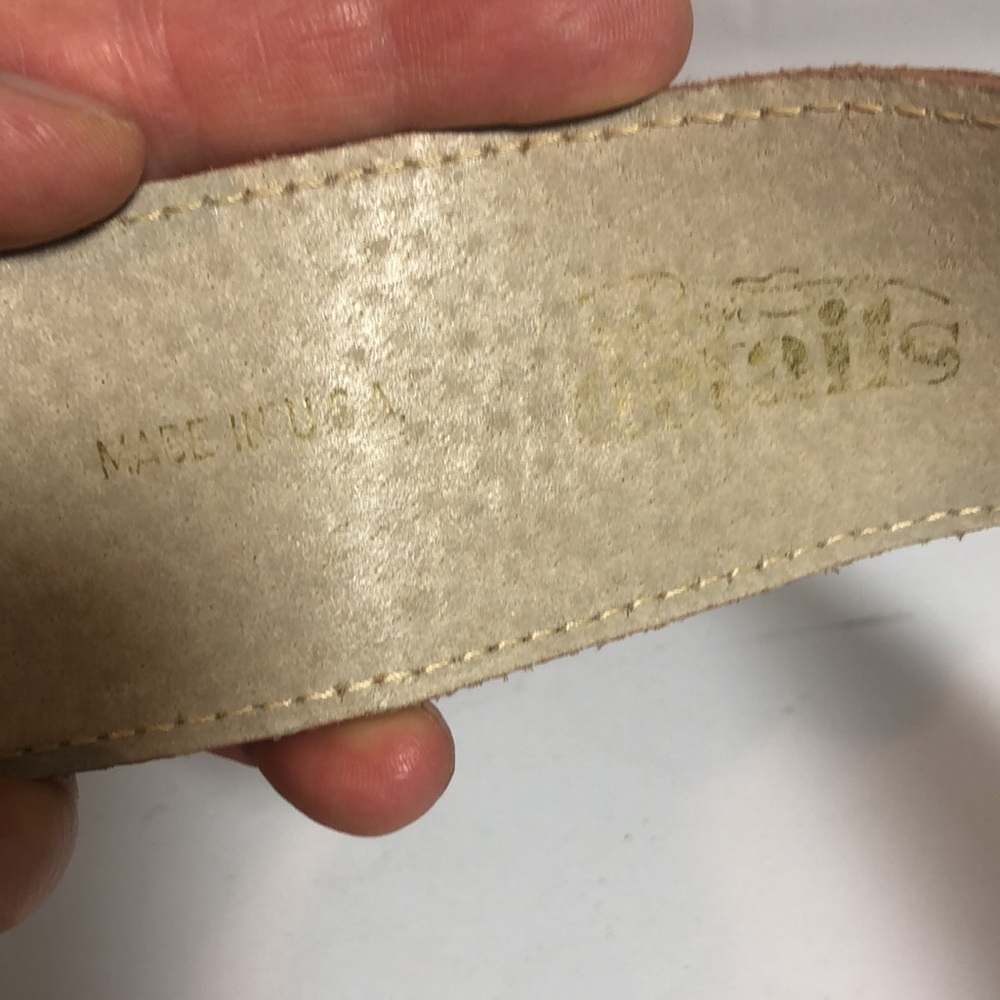 Details Leather Belt With Peg And Loop Closure - image 3